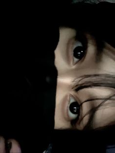 simple girl eyes pic