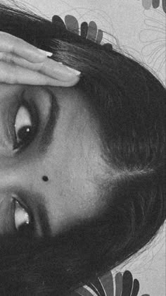 simple girl eyes pic