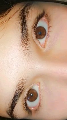 simple girl eyes pic