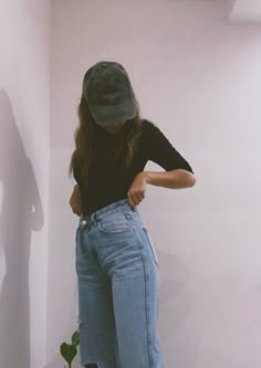 snapchat instagram hidden face pose