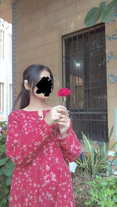 snapchat instagram hidden face pose