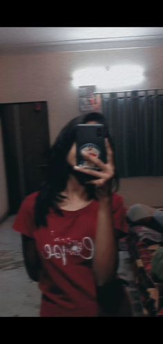 snapchat instagram hidden face pose