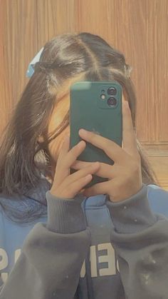 snapchat instagram hidden face pose