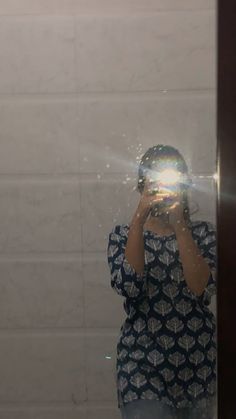 snapchat instagram hidden face pose