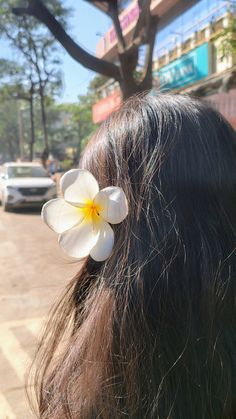 snapchat instagram hidden face pose