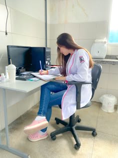 stylish girl doctor dp