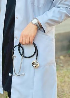 stylish girl doctor dp