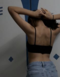 stylish photo pose for girl selfie