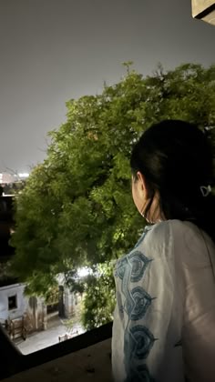 stylish photo pose for girl selfie